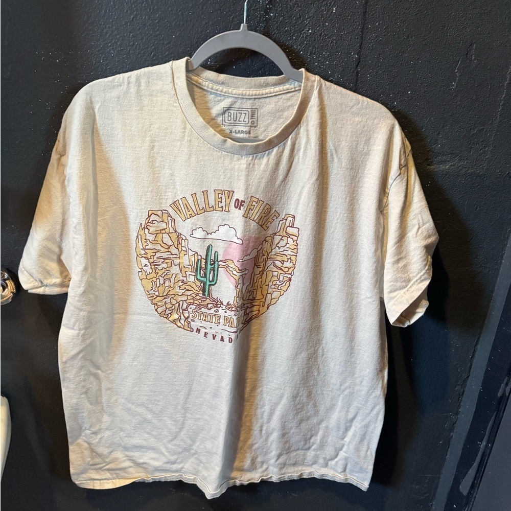Men’s Buzz Valley of Fire Graphic T-Shirt Size XL